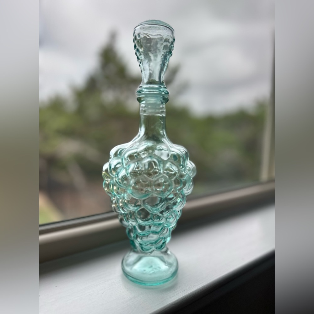 Vintage Vetreia Etrusca Aqua Glass Decanter Stopper Grapes made in Modder Italy